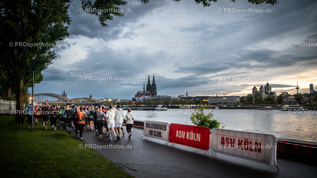 23. ASV Nachtlauf; Koeln, 13.05.26 | Impressionen vom 23. ASV Nachtlauf am 13.05.26 am Tanzbrunnen in Koeln. Foto: BEAUTIFUL SPORTS/Axel Kohring