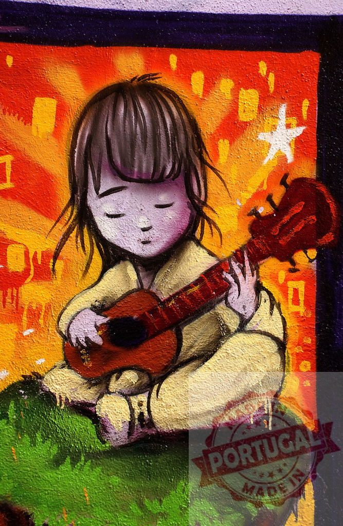 Young girl playing ukulele in colorful street art graffiti | Street art graffiti depicting young girl playing ukulele in meditative pose - Realisiert mit Pictrs.com