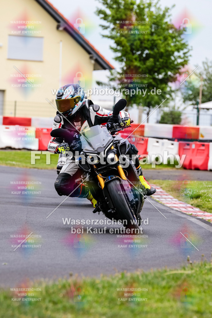 MotoTeamVBK-20388 | Hier findet Ihr Bilder von Touristenfahrten auf der Nürburgring Nordschleife oder von anderen Veranstaltungen die ich besucht habe. Viel Spass beim Durch Schauen 