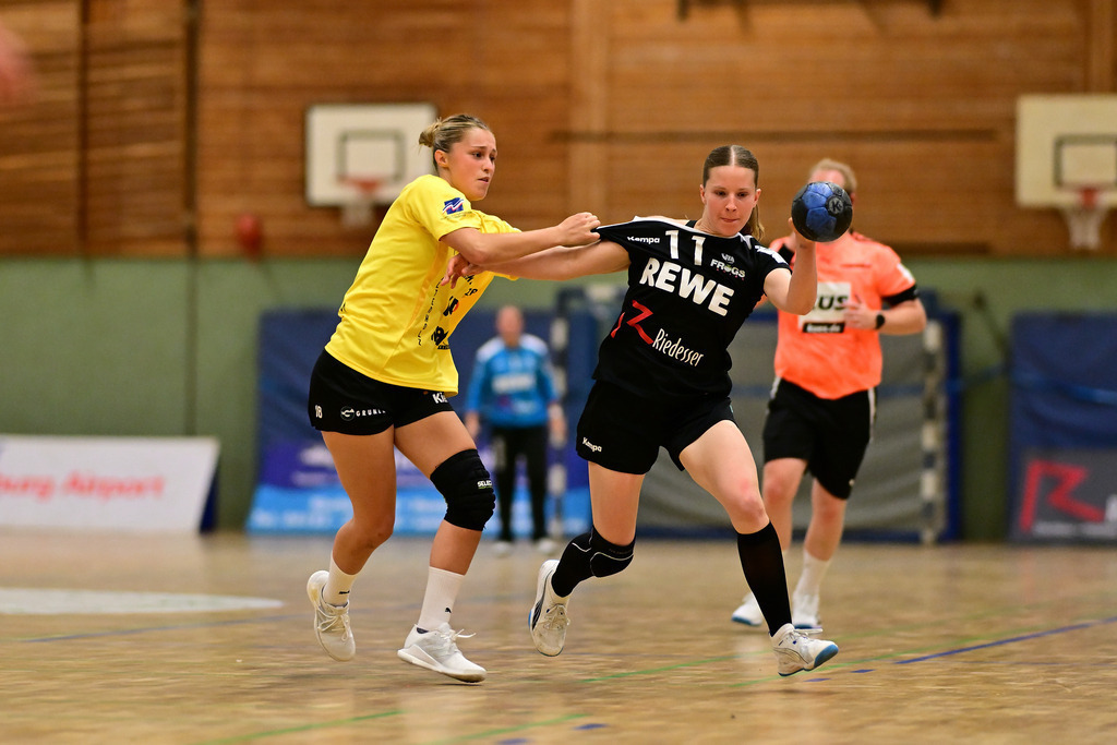 Handball I Frauen I Saison 2025-2026 I 3. Liga Nord I 1. Spieltag I SV Henstedt-Ulzburg - TSV Altenholz | Der Sportfotograf. - Realisiert mit Pictrs.com
