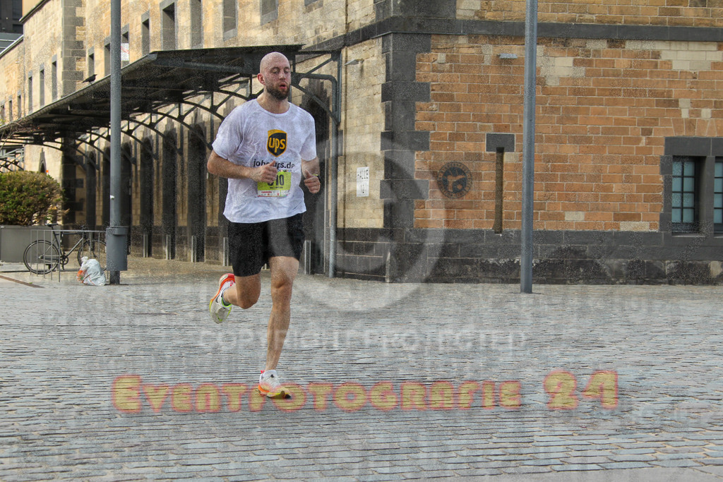 250920_1510_EV4_8201 | Sportfotografie im Rhein-Sieg Kreis, Köln, Bonn, NRW, Rheinland Pfalz, Hessen, etc. Unser Tätigkeitsfeld umfasst den Laufsport vom Volkslauf über den Marathon, Duathlon, Triathon bis zum Ultralauf wie Kölnpfad Ultra oder Schindertrail.