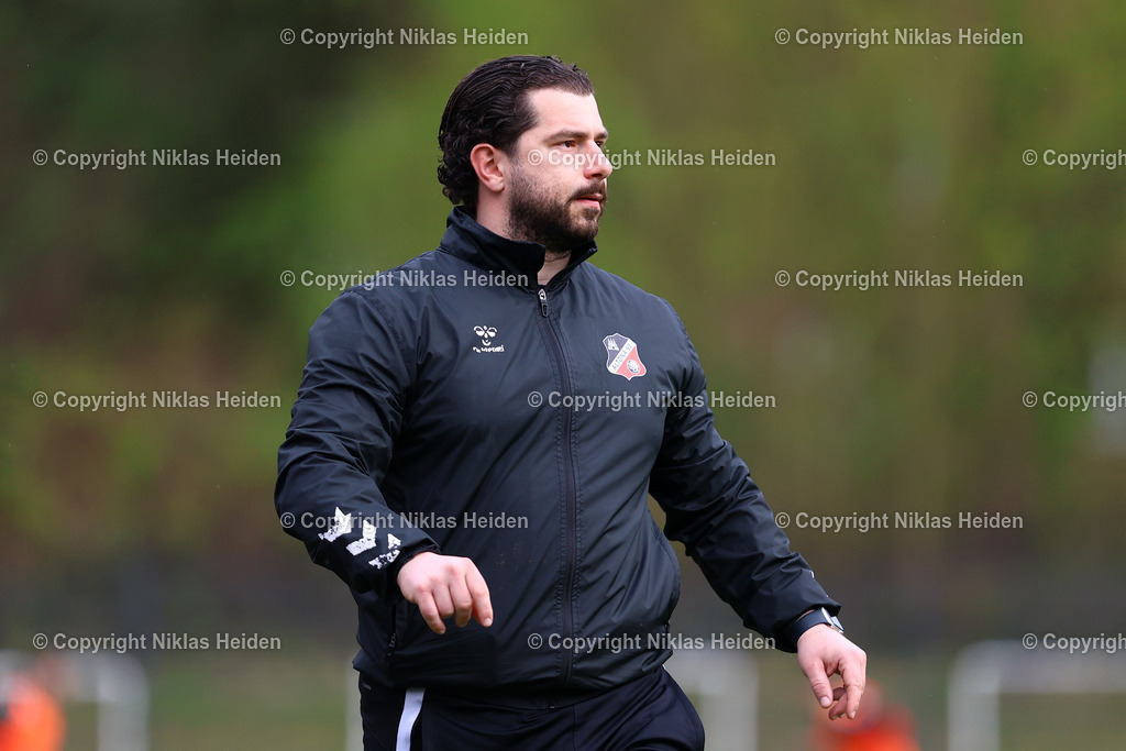 NH_Altona93_BWLohne_RegionalligaNord_18042026 | Spyridon Pantoulas (Co-Trainer, Altona 93)Fußball I Herren I Regionalliga Nord I Saison 2025-2026 I 30. Spieltag I Altona 93 - BW Lohne I 18.04..2026 I Adolf-Jäger-Kampfbahn