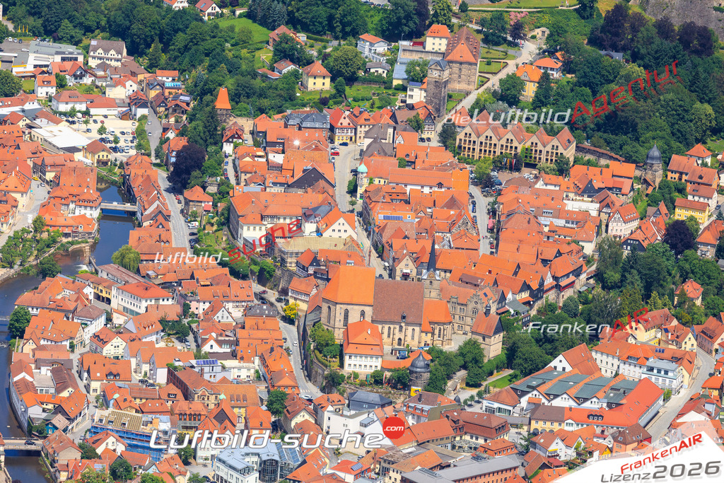 Die Luftaufnahme der Stadt Kronach wurde vom UL-Flugzeug heraus erstellt ( keine Drohne )- hohe Auflösung für beste Qualität