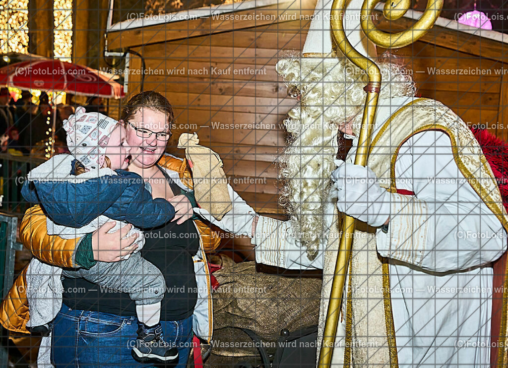 ALP4884_Wieselburger Advent_NikolausAbend | (C)FotoLois.com, Alois Spandl, WIESELBURGER ADVENT, der Nikolaus kommt zu den Kindern und bringt Geschenke, Fr 8. Dez. 2023.