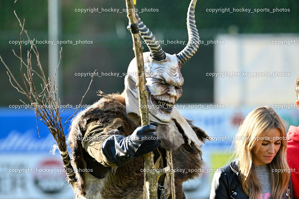 FC ASKÖ Gmünd vs. SV Rapid Lienz | Perchtengruppe, FC ASKÖ Gmünd vs. SV Rapid Lienz, FC ASKÖ Gmünd vs. SV Rapid Lienz am 09.11.2025 in Ferlach (Ballspielhalle Ferlach), Austria, (Photo by Bernd Stefan)