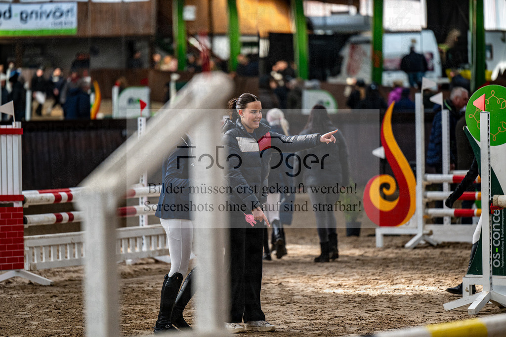 DOS_6116 | Entdecke hochwertige Reitturnierfotos von Foto Oger. Professionell, emotional und authentisch – jetzt Lieblingsmomente im Shop bestellen.Deutschlandweite Turnierfotografie. - Realisiert mit Pictrs.com