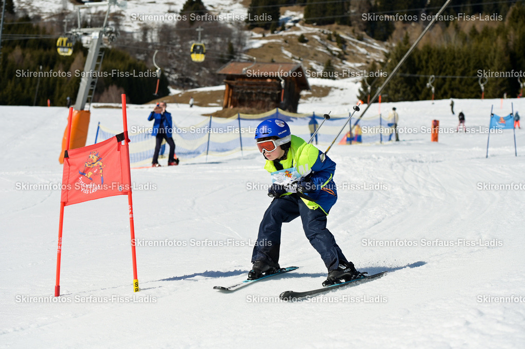 SRF_27.02.2026_880 | Skirennfotos,Serfaus,Fiss,Ladis,Kinderskirennen,Winter,Tirol,Oberland,skirace,SFL,feelfree,weil wir's genießen,ski,Ski,skifahren,Sonnenplateau, - Realisiert mit Pictrs.com