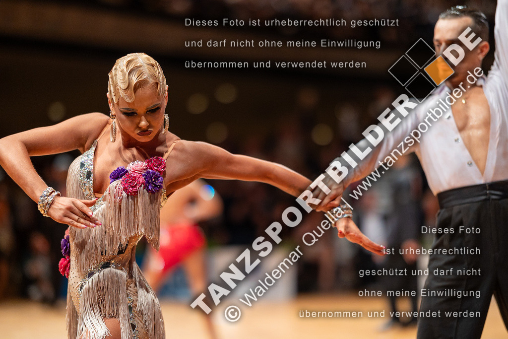 20230812-13122 | Hier finden Sie Tanz Bilder vom Latein und Standard Formationen tanzen. Sportbilder vom Tanzsport. Schöne Fotos und von Weltmeisterschaft, Europameisterschaft, Bundesliga, Regionalliga, Oberliga und Landesliga sowie von GOC Stuttgart, DanceComp, WM Bremen