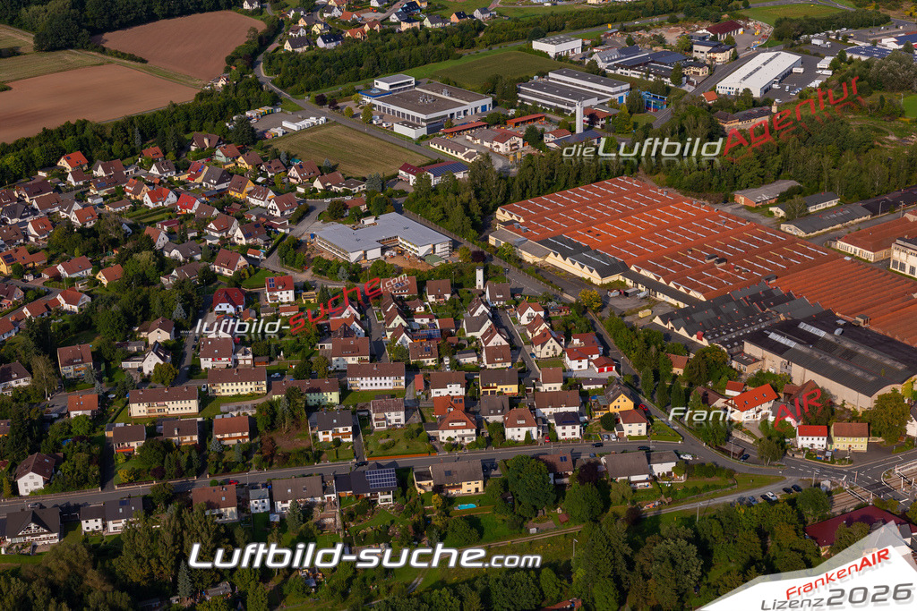 Die Luftaufnahme der Stadt Mainleus wurde 2017 vom Flugzeug heraus erstellt ( keine Drohne )- hohe Auflösung für beste Qualität