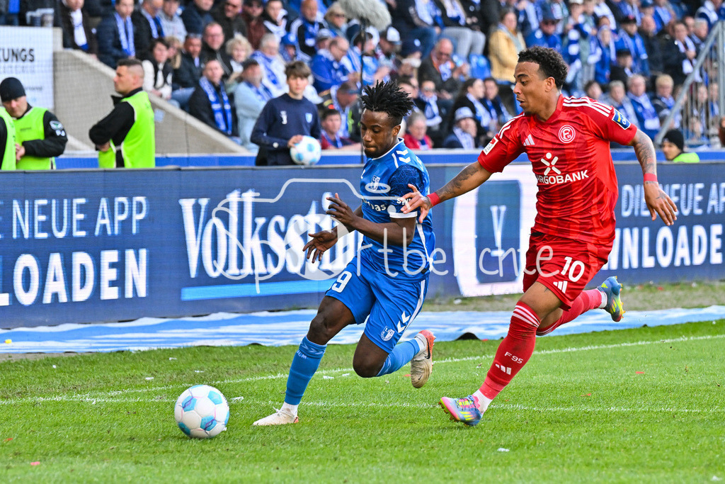 1. FC Magdeburg - Fortuna Düsseldorf | im Duell Lubambo MUSONDA (FC Magdeburg 19) und Myron van BREDERODE (Fortuna Duesseldorf 10) / Zweikampf / 2. Bundesliga: 1. FC Magdeburg - Fortuna Duesseldorf, Avnet-Arena am 18.05.2025 / DFL REGULATIONS PROHIBIT ANY USE OF PHOTOGRAPHS AS IMAGE SEQUENCES AND/OR QUASI-VIDEO