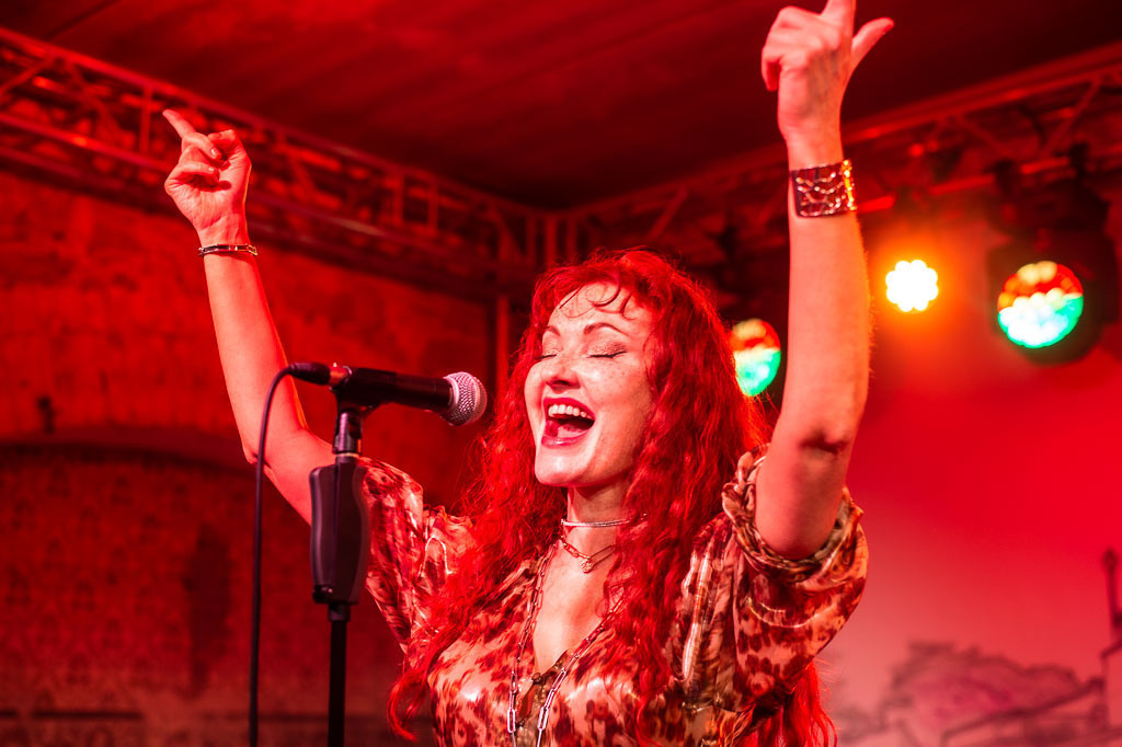 Maria Markesini Konzert | Maria Markesini meets Klazz Brothers im Forte Belvedere Leisnig zum Festival Hallo Leisnig 2022. - Realisiert mit Pictrs.com