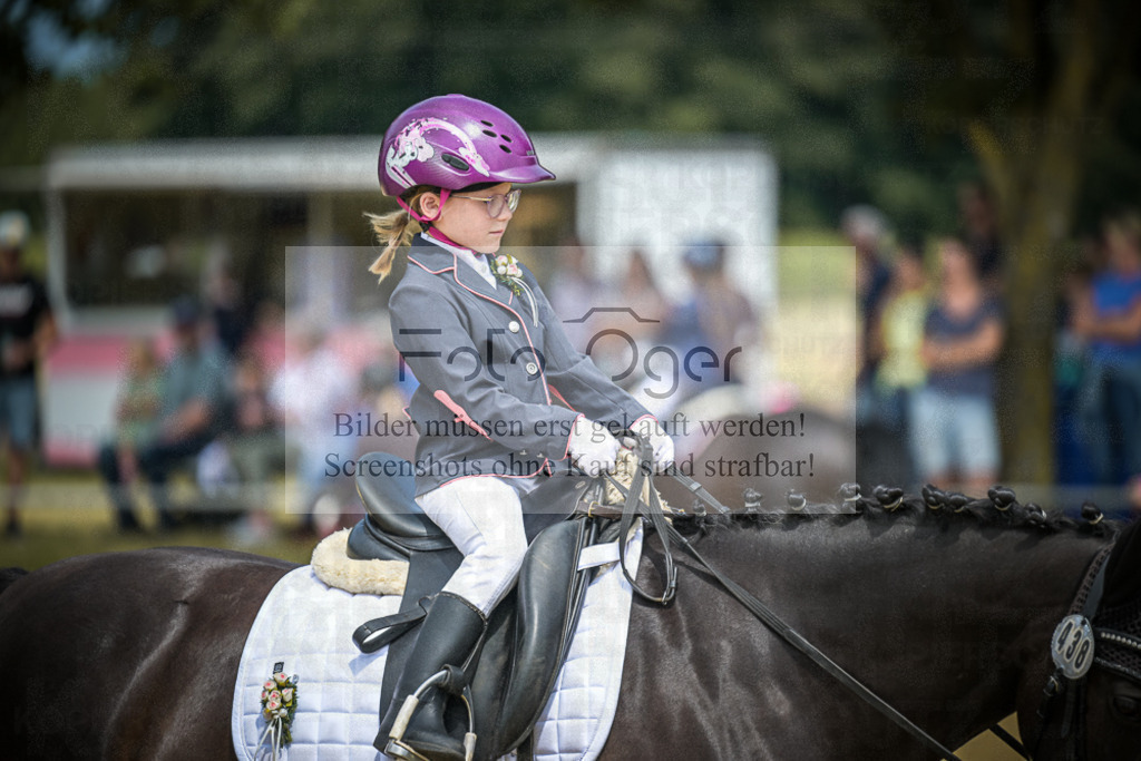 DOS_9963 | Entdecke hochwertige Reitturnierfotos von Foto Oger. Professionell, emotional und authentisch – jetzt Lieblingsmomente im Shop bestellen. - Realisiert mit Pictrs.com