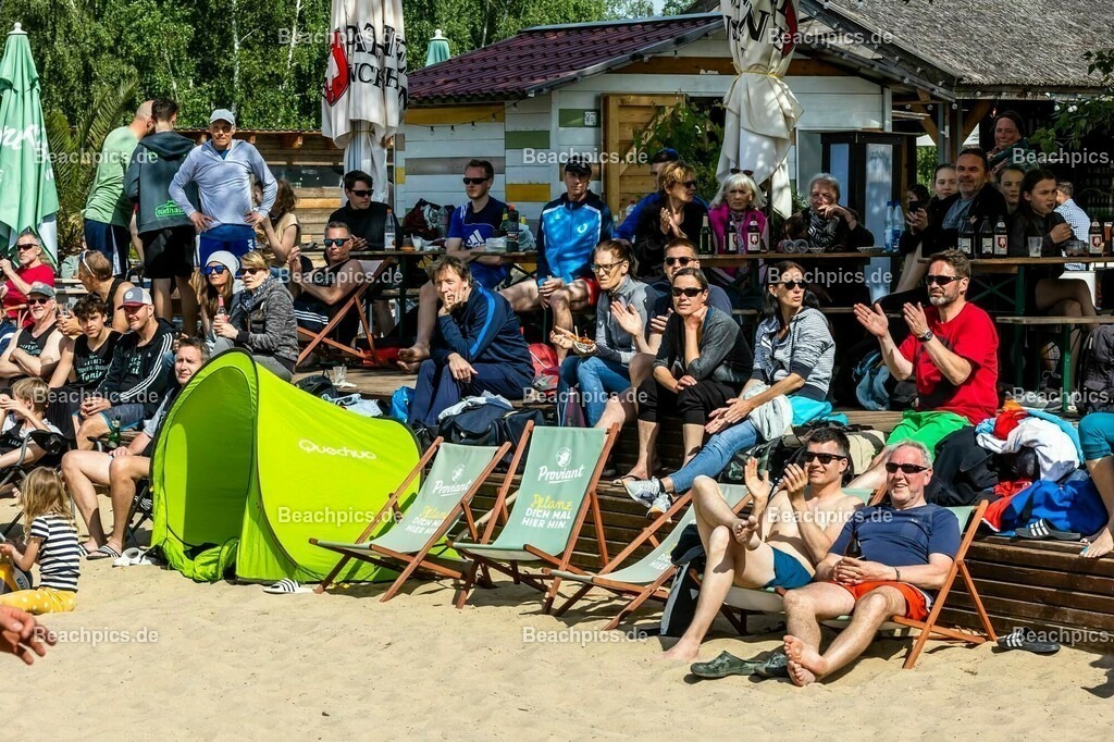 2023-00069859-Vater-Sohn-Turnier |  18.05.2023; Berlin Foto: Gerold Rebsch - www.beachpics.de
