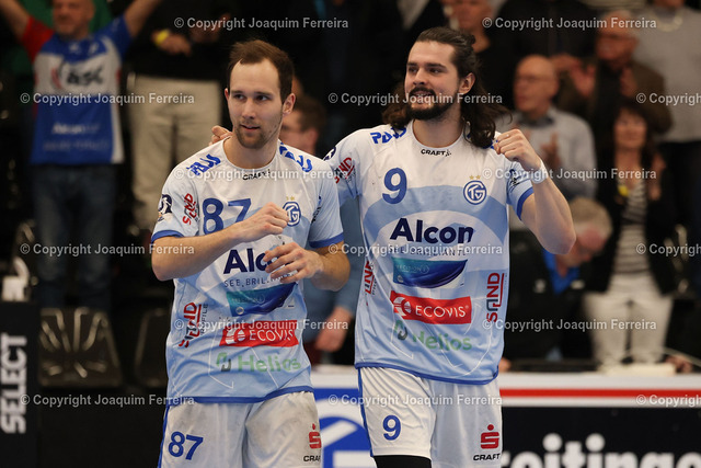 2025.03.26 xJFx TVG - COB_01156 Kopie | 2025.03.26 xJFx  Elsenfeld-Untermainhalle 2. Handball-Bundesliga 2024/25, TV Großwallstadt - HSC 2000 Coburg von links, Maxim Schalles(TV Großwallstadt)  und Yessine Meddeb (TV Großwallstadt) jubeln / jubelt nach Spielende. - Realisiert mit Pictrs.com