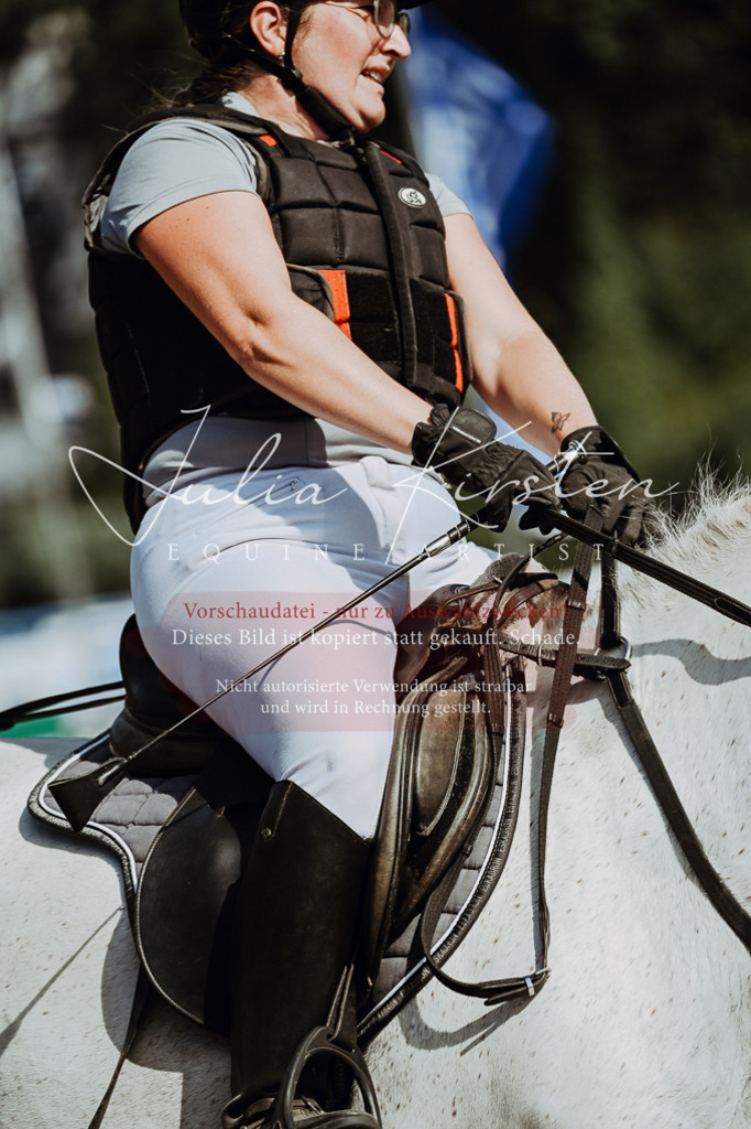 DSC_9359 | Pferde- und Turnierfotografie in Westsachsen. Pferdeportraits, Auftragszeichnungen und intuitive Kunst.