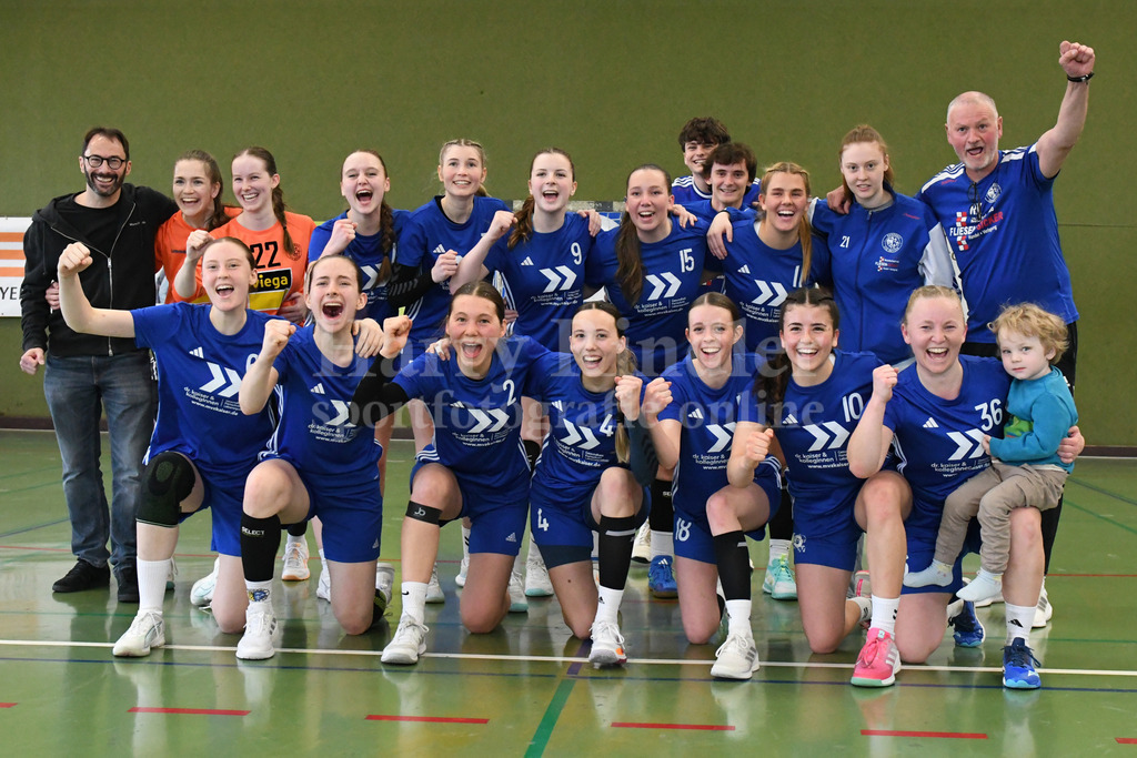 SSG Metten Damen :  HSG Schwab/kirchen | Siegerbild der SSG Damen  - Realisiert mit Pictrs.com