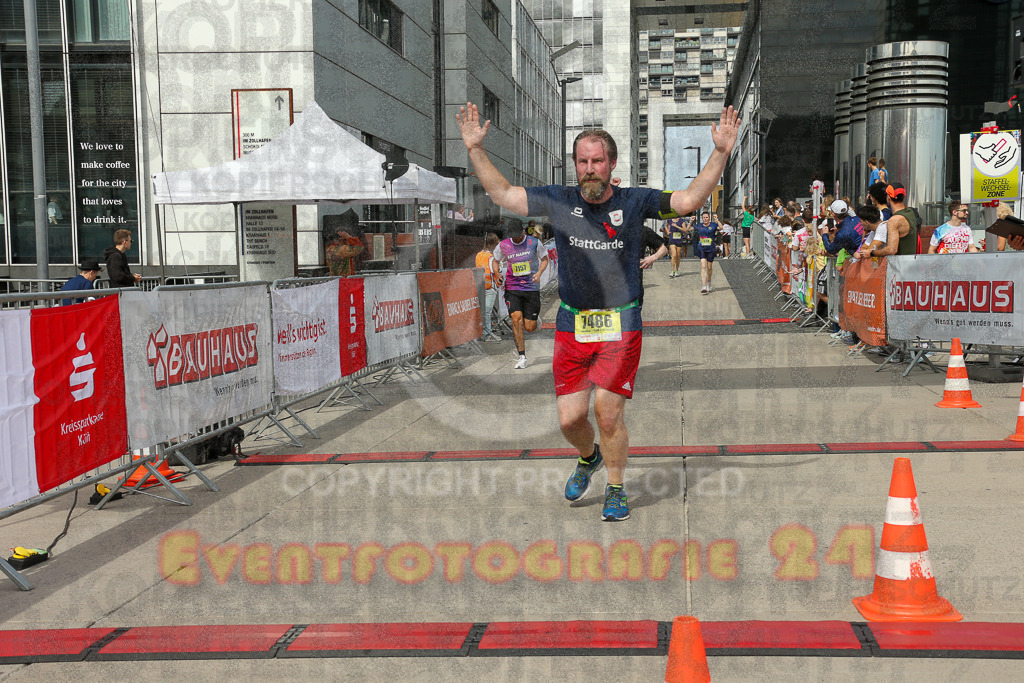 250920_1328_EX1_4801 | Sportfotografie im Rhein-Sieg Kreis, Köln, Bonn, NRW, Rheinland Pfalz, Hessen, etc. Unser Tätigkeitsfeld umfasst den Laufsport vom Volkslauf über den Marathon, Duathlon, Triathon bis zum Ultralauf wie Kölnpfad Ultra oder Schindertrail.