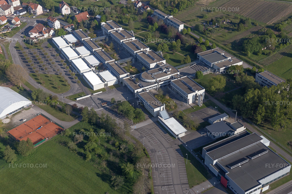 Aerial view: Gymnase du Lycée Stanislas Polyvalent (general, technological and professional) in the district Altenstadt in Wissembourg in the state Bas-Rhin, France.Photo: IMG_099283.jpg taken on 04/30/2017 by Werner Riehm/FLY-FOTO.comResolution of the original: 5472 x 3648 pxLycée Stanislas, 7 rue du lycée, 67160 Wissembourg