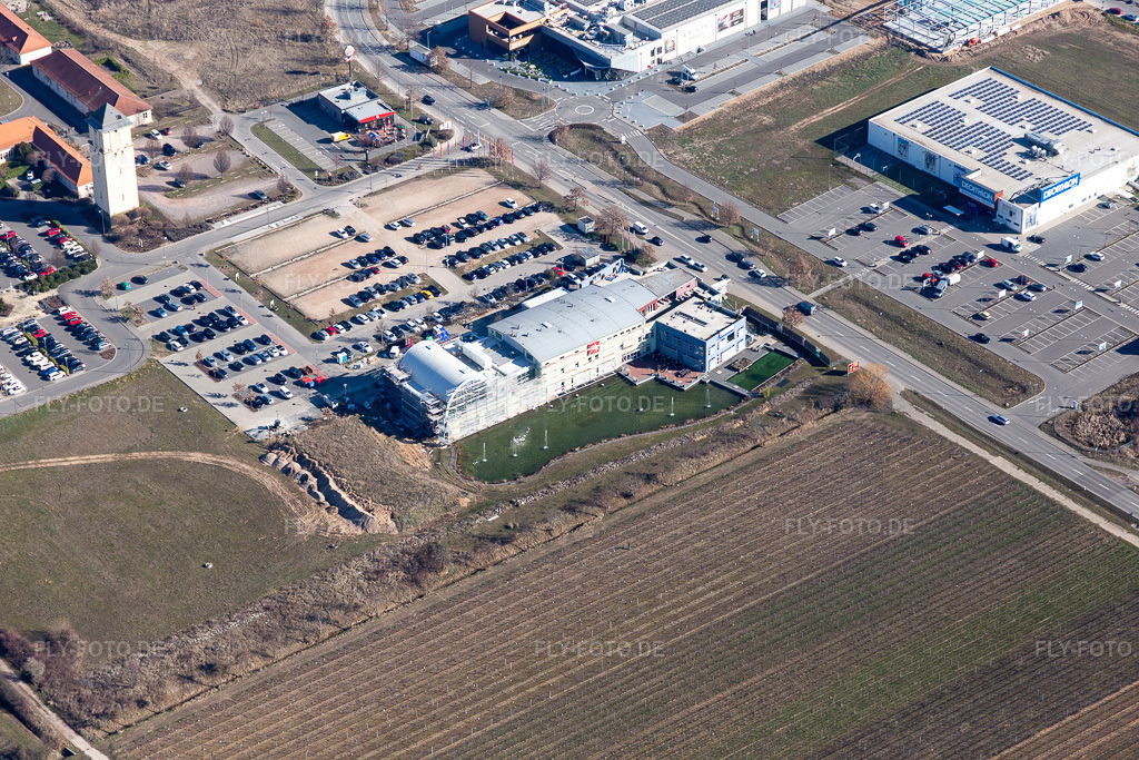 Luftbild: Pfizenmeier Fitness in Neustadt an der Weinstraße im Bundesland Rheinland-Pfalz in Deutschland. Foto: IMG_112753.jpg vom 27.02.2019 durch Werner Riehm/FLY-FOTO.de