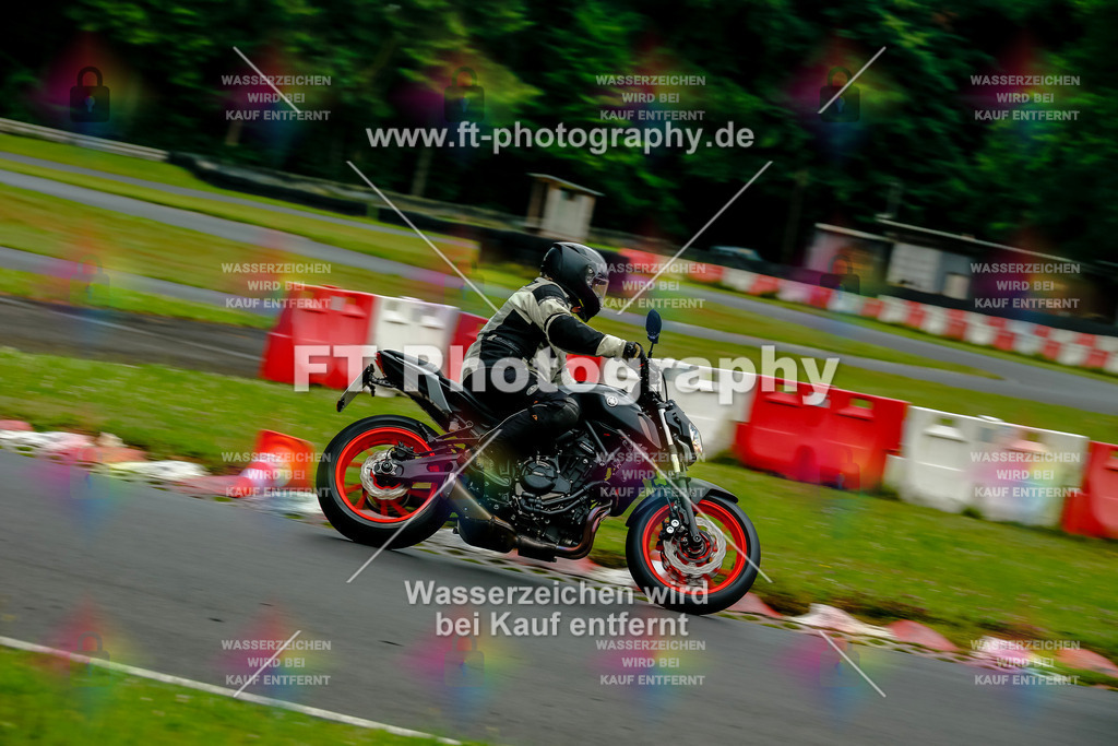 VBK-3683 | Hier findet Ihr Bilder von Touristenfahrten auf der Nürburgring Nordschleife oder von anderen Veranstaltungen die ich besucht habe. Viel Spass beim Durch Schauen 