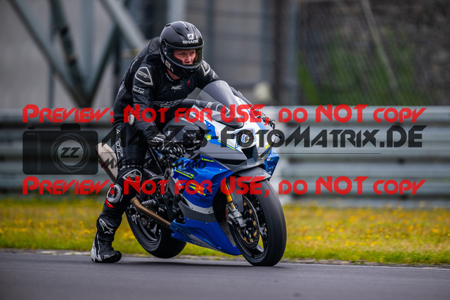 MaZZes_FotoMatrix_240831_6007705_5995 | STK1000