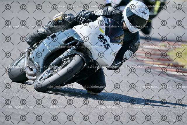 25bt04-0288 | markuskiefer.com - Realisiert mit Pictrs.com