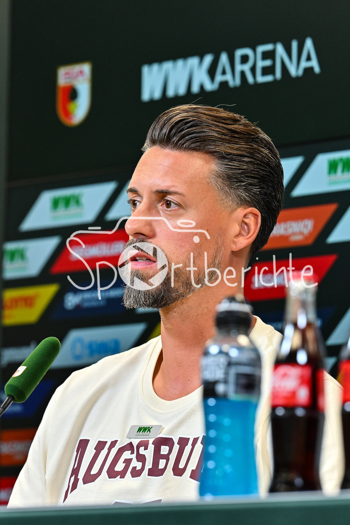 Pressekonferenz FC Augsburg | im Bild Sandro WAGNER bei der Pressekonferenz vor dem Pokalspiel in Halle / Einzelfoto / Freisteller