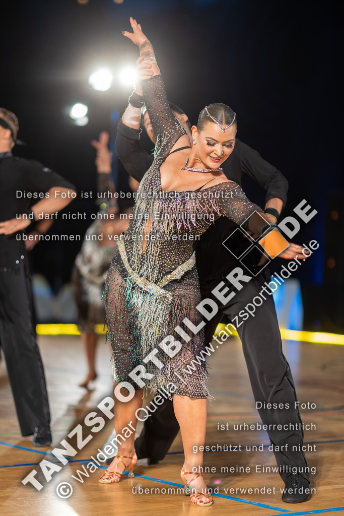20260322-00637 | Hier finden Sie Tanz Bilder vom Latein und Standard Formationen tanzen. Sportbilder vom Tanzsport. Schöne Fotos und von Weltmeisterschaft, Europameisterschaft, Bundesliga, Regionalliga, Oberliga und Landesliga sowie von GOC Stuttgart, DanceComp, WM Bremen