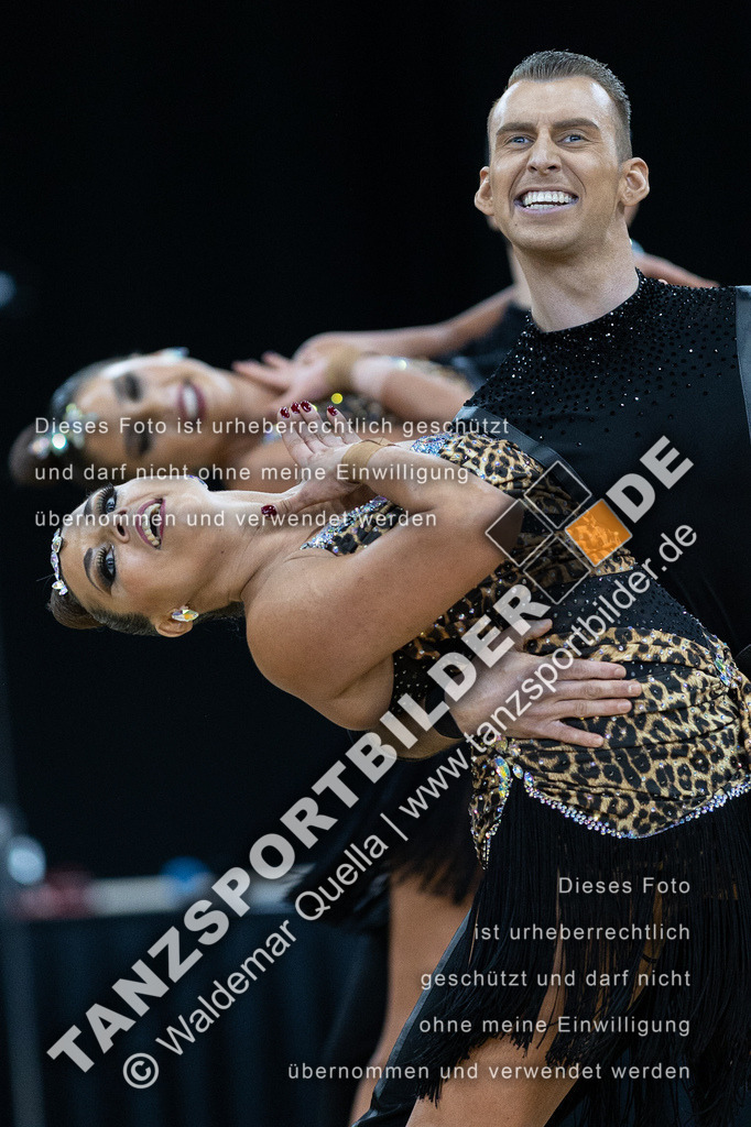 20230226-13090 | Hier finden Sie Tanz Bilder vom Latein und Standard Formationen tanzen. Sportbilder vom Tanzsport. Schöne Fotos und von Weltmeisterschaft, Europameisterschaft, Bundesliga, Regionalliga, Oberliga und Landesliga sowie von GOC Stuttgart, DanceComp, WM Bremen