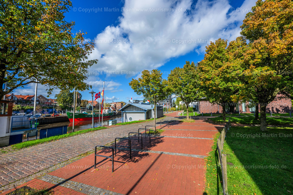Stade Hafencity Herbst_ELS_7826041026 | Fotos aus den Touristenorten aus Norddeutschland. - Realisiert mit Pictrs.com