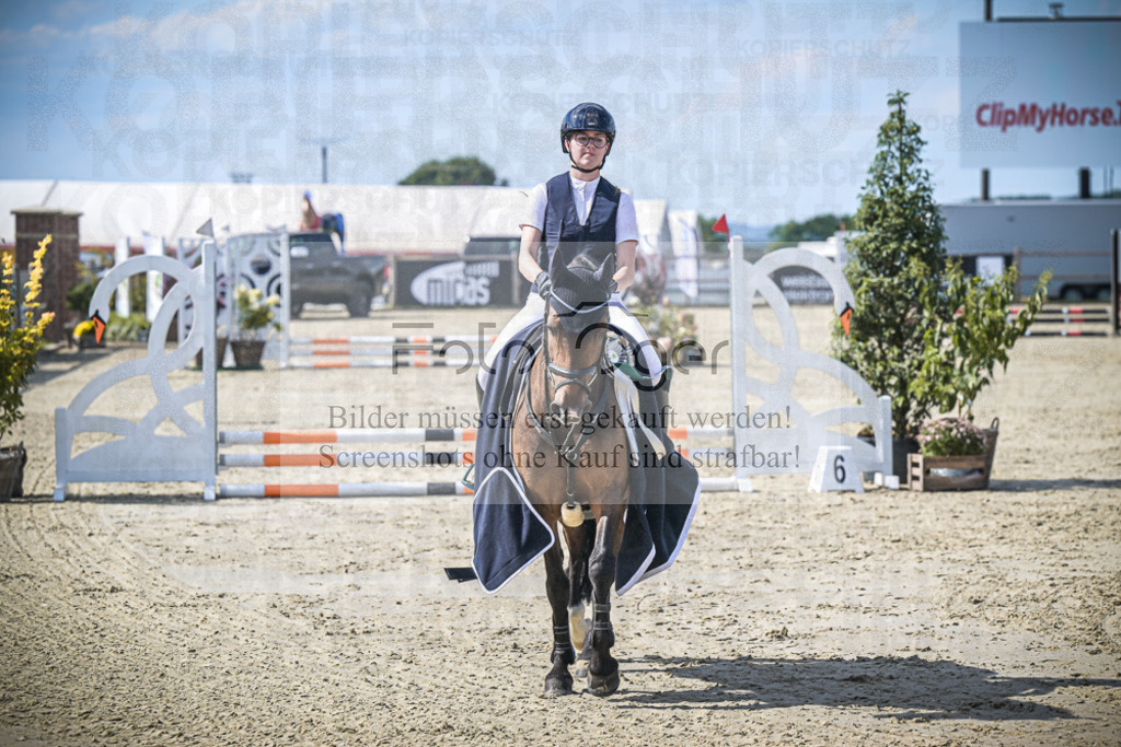 DOS_0006 | Entdecke hochwertige Reitturnierfotos von Foto Oger. Professionell, emotional und authentisch – jetzt Lieblingsmomente im Shop bestellen.Deutschlandweite Turnierfotografie. - Realisiert mit Pictrs.com