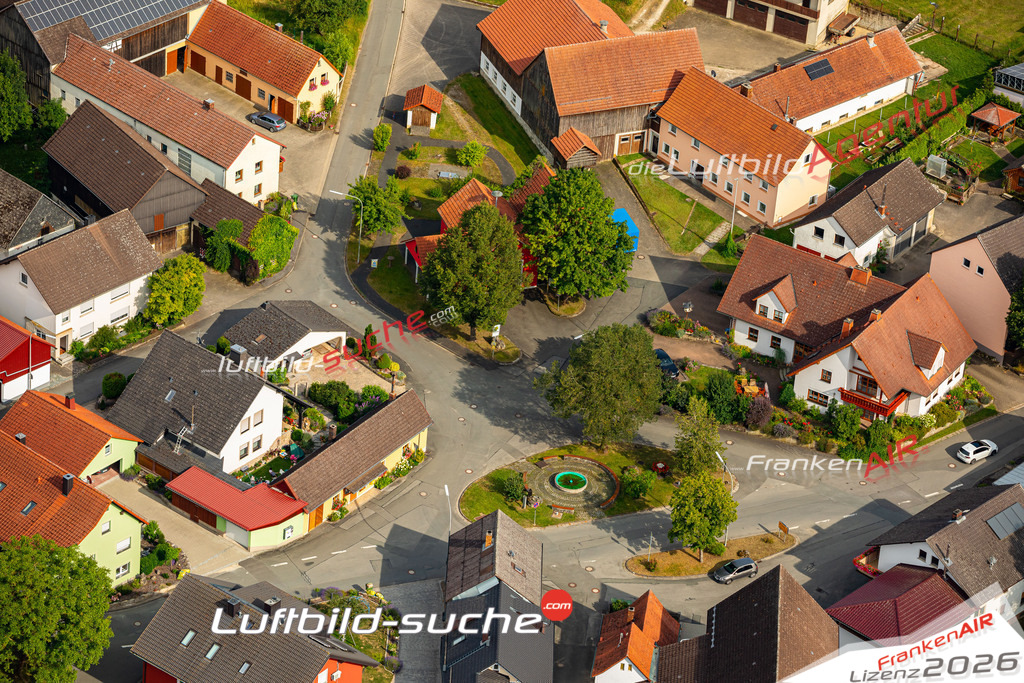 Das Luftbild zeigt : Modschiedel Weismain - Die Luftaufnahme wurde 2024 vom UL-Flugzeug aus erstellt ( keine Drohne ) - Hochauflösende Luftaufnahme - Für grossformatige Ausdrucke geeignet. Die Geschenkidee !Mit Lizenz und Bildrechte bestellbar