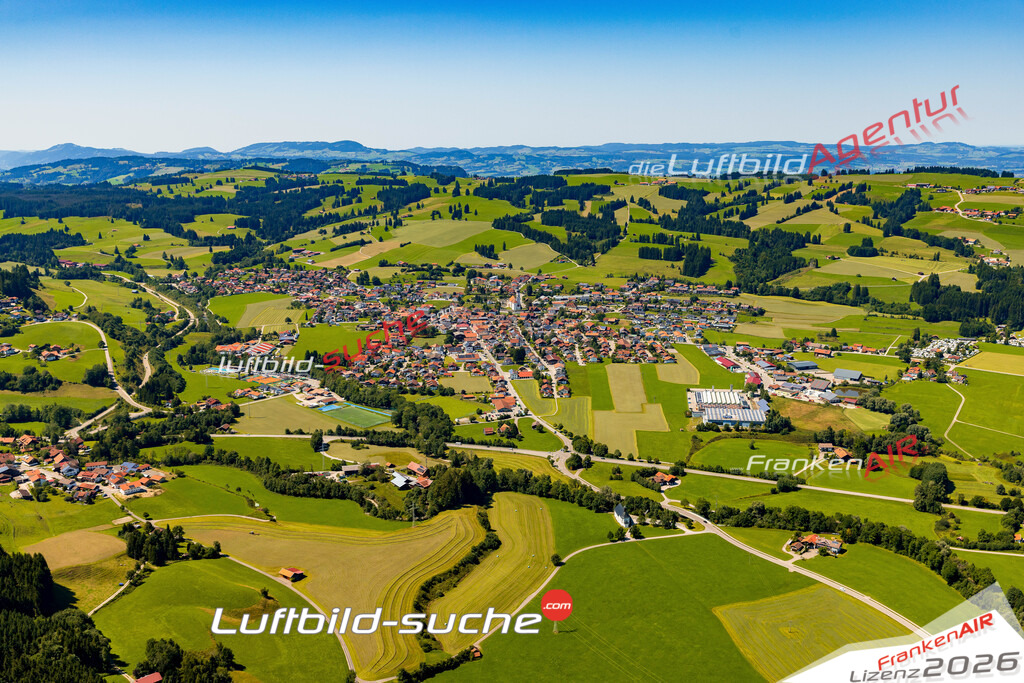 Luftaufnahme von  Wertach - Die Luftaufnahme wurde 2025 vom UL-Flugzeug heraus erstellt ( keine Drohne ) - Hochauflösende Luftaufnahme - für professionelle Ausdrucke geeignet. Die Geschenkidee !Mit Lizenz und Bildrechte bestellbar