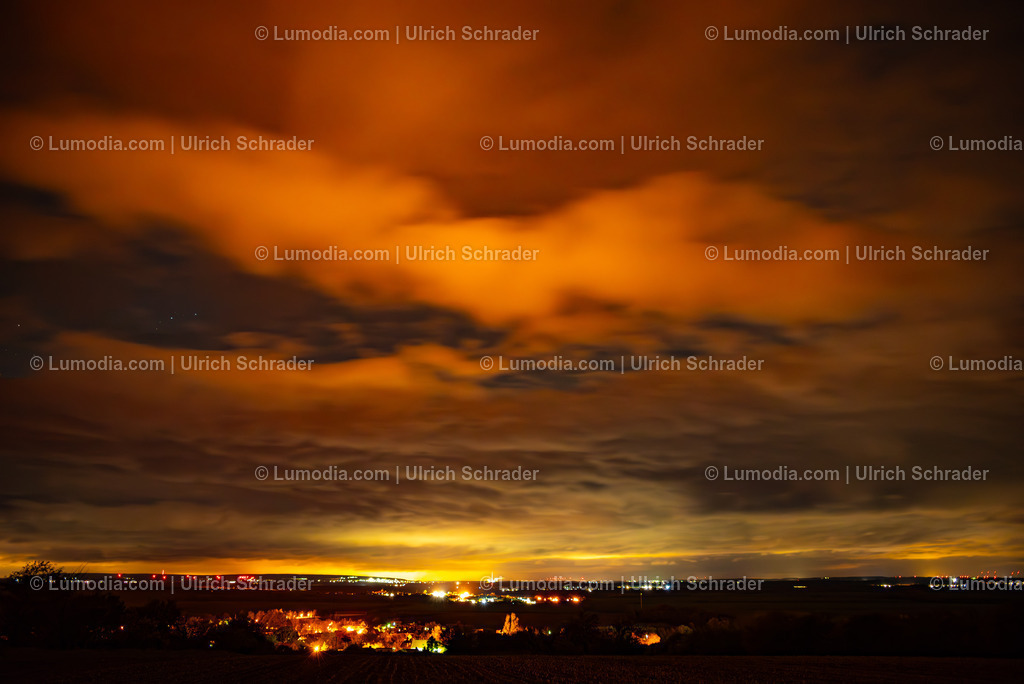 10049-13024 - Nächtliches Lichtspiel | Stockfoto und Bilderpool mit Bildmaterial aus Deutschland, dem Harz, Halberstadt, Quedlinburg, Wernigerode und weltweit. Qualitativ hochwertige und professionelle Fotos anschauen und kaufen. - Realisiert mit Pictrs.com