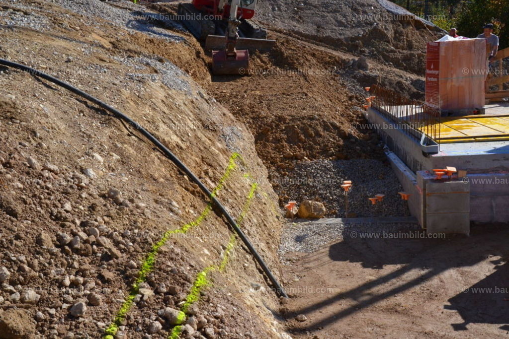 bib-lg02-erdarbeiten-0192 | Nach LV-Leistungsgruppen sortierte Detailfotos über den Bau eines Hauses. Alle Hausbau-Bilder direkt vom Urheber und Autor der Website Haus-Selber-Bauen.com