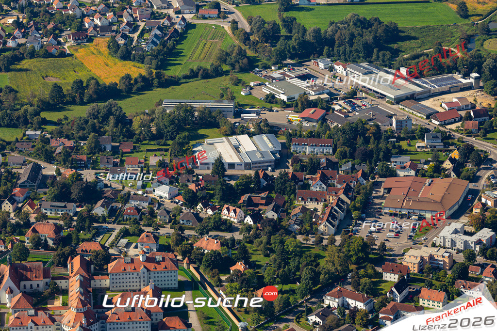 Das Luftbild der Stadt Aichach wurde 2021 vom Flugzeug heraus erstellt (keine Drohne) Aufnahmehöhe ca.450 Meter- hohe Bildauflösung und Druck-Qualität garantiert!