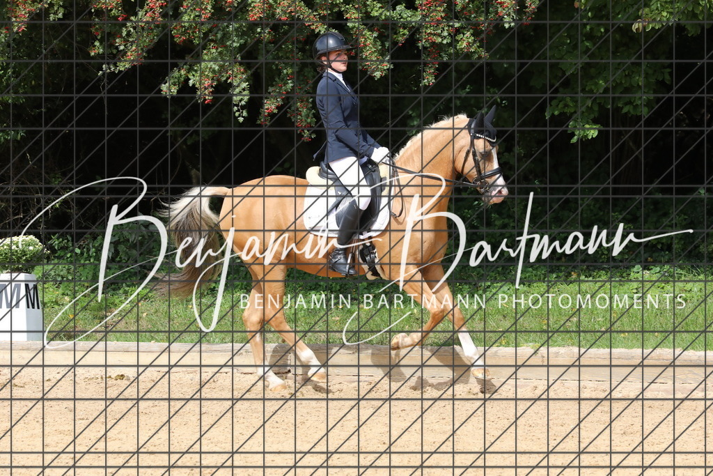 AZ2A2451 | Benjamin Bartmann Photomoments