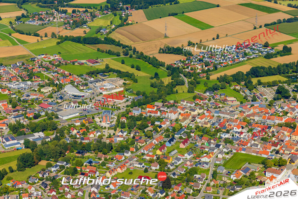 Luftaufnahme von  Vohenstrauß - Die Luftaufnahme wurde 2025 vom UL-Flugzeug heraus erstellt ( keine Drohne ) - Hochauflösende Luftaufnahme - für professionelle Ausdrucke geeignet. Die Geschenkidee !Mit Lizenz und Bildrechte bestellbar