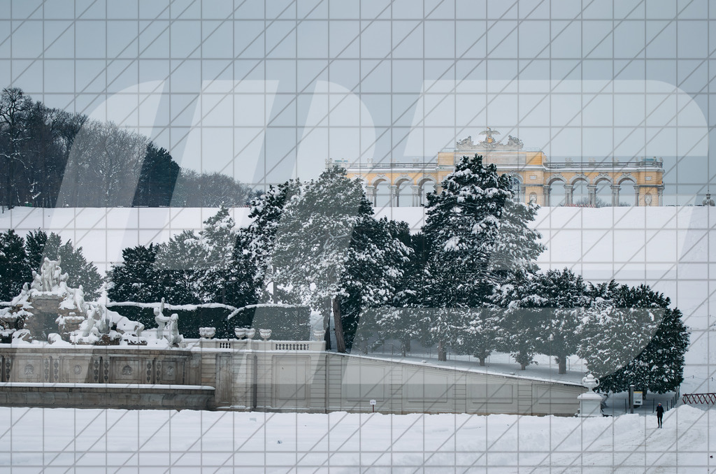 130118_Schlosspark Schönbrunn_5390 | MB-Creative | Martin Bihounek ist Berufsfotograf aus Wiener Neustadt mit Focus auf Outdoor- und Sportfotografie! Emotionen zu transportieren ist das A und O seiner Bilder - schaut in den Shop!