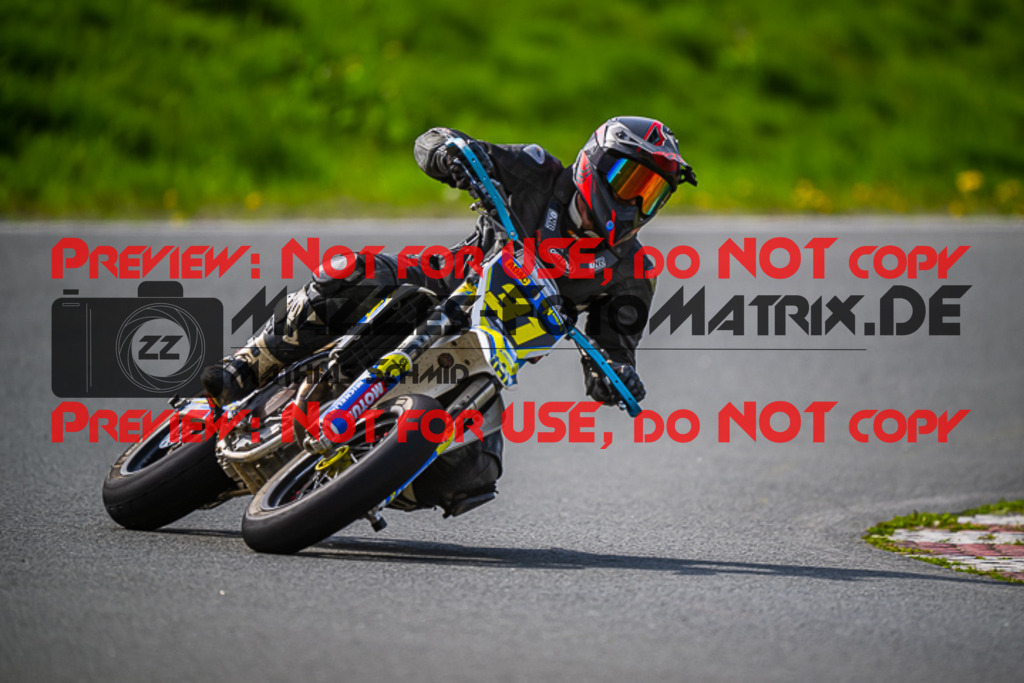 MaZZes_FotoMatrix_230507_8090 | S2