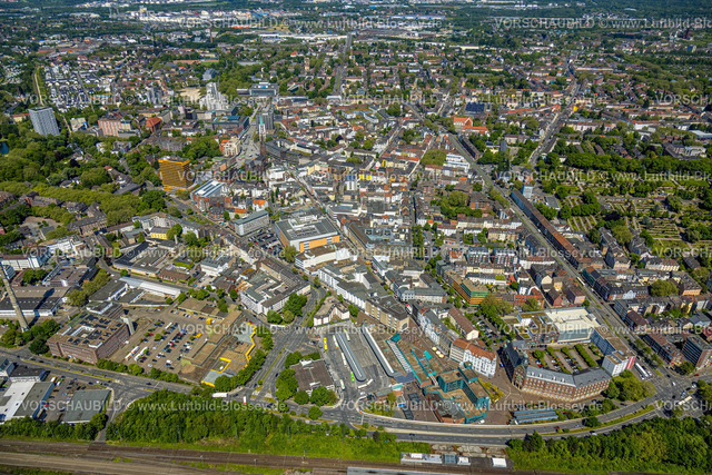 Gelsenkirchen230511435 | Luftbild, Bahnhofstraße Fußgängerzone, Bahnhofsvorplatz, Heinrich-König-Platz, kath. Propsteikirche St. Augustinus, evang. Altstadtkirche Emmaus, Galeria, Altstadt, Gelsenkirchen, Ruhrgebiet, Nordrhein-Westfalen, Deutschland