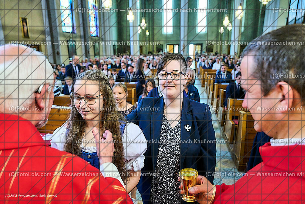 ALP2375_Pfarrfirmung Wieselburg_Sakrament der Firmung | (C)FotoLois.com, Alois Spandl, Pfarrfirmung in Wieselburg mit Firmspender Eduard Gruber (ehemaliger Generalvikar der Diözese St. Pölten), Sa 3. Juni 2023.