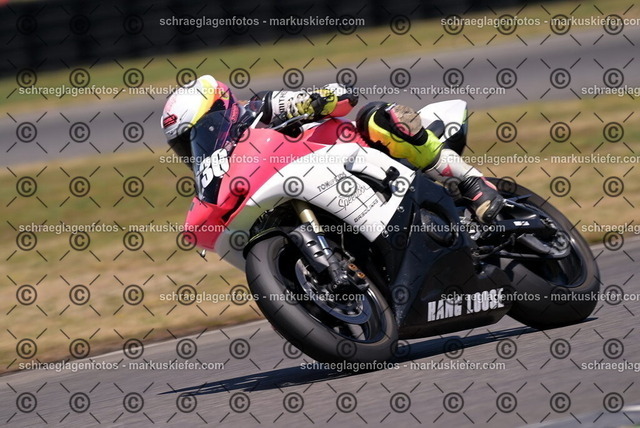 26bt04-1525 | markuskiefer.com - Realisiert mit Pictrs.com