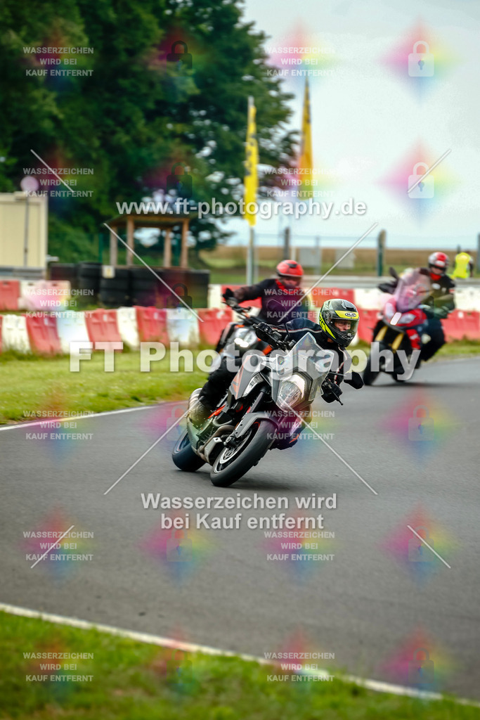 VBK-4173 | Hier findet Ihr Bilder von Touristenfahrten auf der Nürburgring Nordschleife oder von anderen Veranstaltungen die ich besucht habe. Viel Spass beim Durch Schauen 