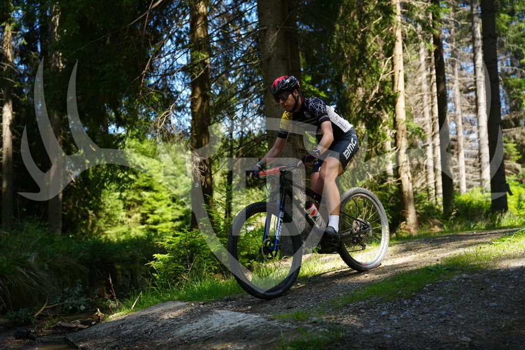 FC101690 | Fotogalerie der Treibjagd im Dunkelwald - Dein MTB Etappenrennen im Erzgebirge - Realisiert mit Pictrs.com