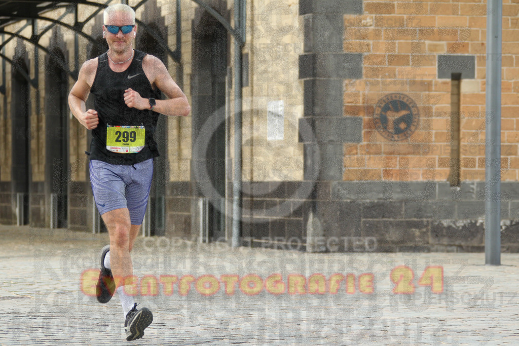 250920_1519_EV4_8454 | Sportfotografie im Rhein-Sieg Kreis, Köln, Bonn, NRW, Rheinland Pfalz, Hessen, etc. Unser Tätigkeitsfeld umfasst den Laufsport vom Volkslauf über den Marathon, Duathlon, Triathon bis zum Ultralauf wie Kölnpfad Ultra oder Schindertrail.