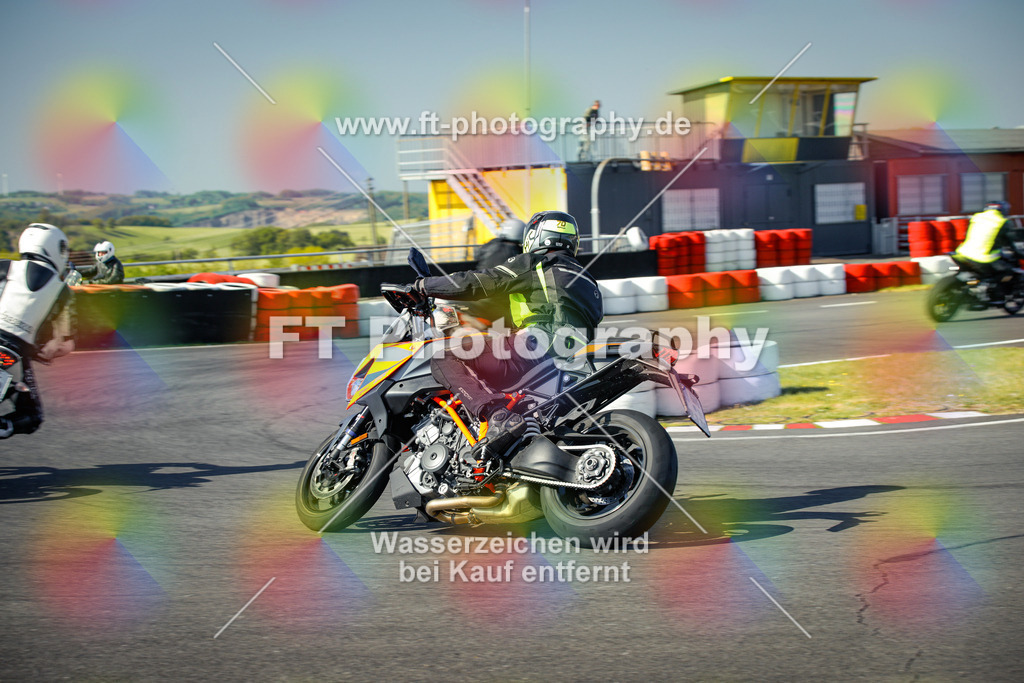 OBK_Mai_Volker_Adam-10388 | Hier findet Ihr Bilder von Touristenfahrten auf der Nürburgring Nordschleife oder von anderen Veranstaltungen die ich besucht habe. Viel Spass beim Durch Schauen 