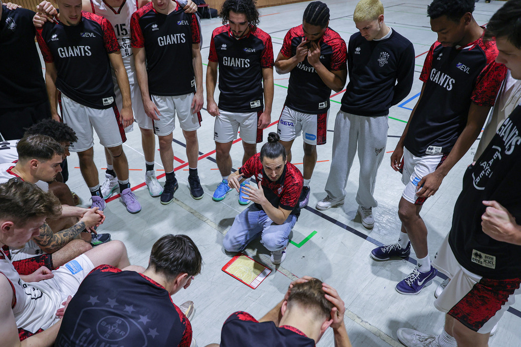 1.Regio BAYER GIANTS vs LippeBaskets Werne-16 | Fotos von Basketballspielen aus dem Raum NRW fotografiert von Gero Mueller-Laschet und Daniel Schaefer - Realisiert mit Pictrs.com