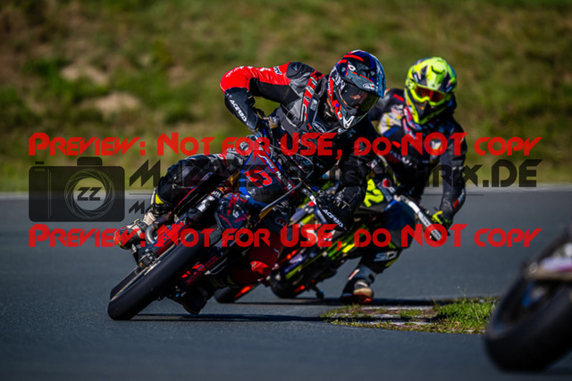 MaZZes_FotoMatrix_220904_6934 | UE40