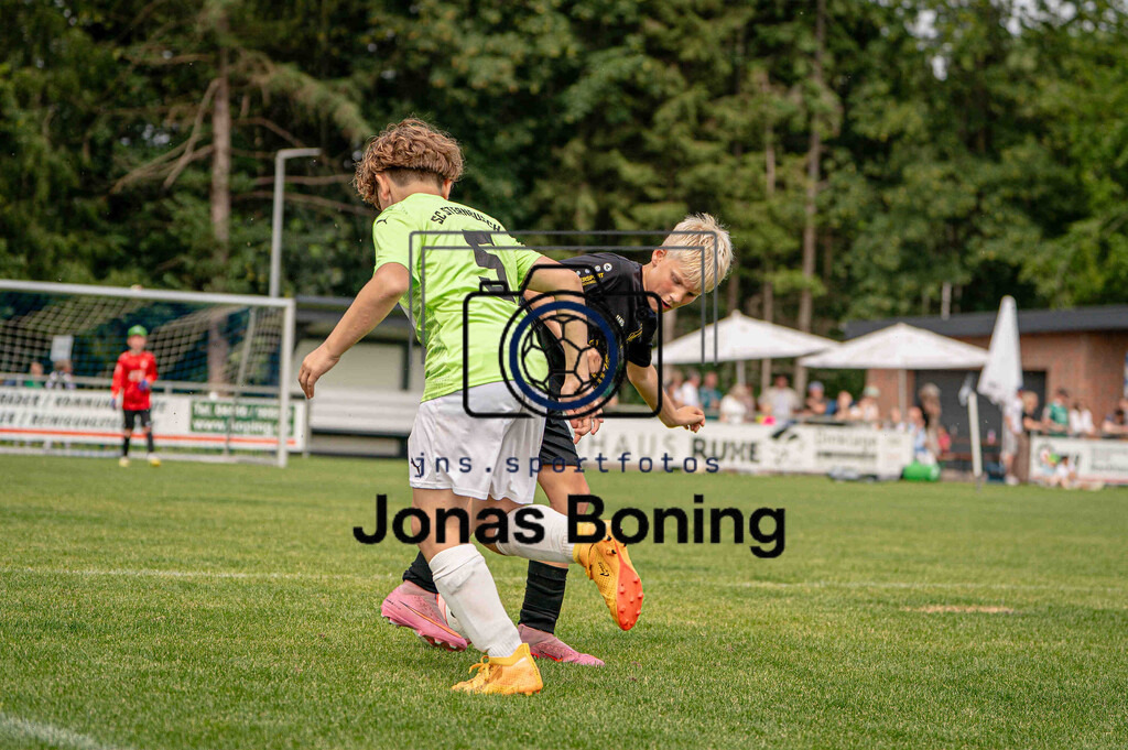 Fußball I E-Junioren I Saison 2025-2026 I OM-Cup Lüsche I Sonntag  I 23321 | jns.sportfotos - Realisiert mit Pictrs.com